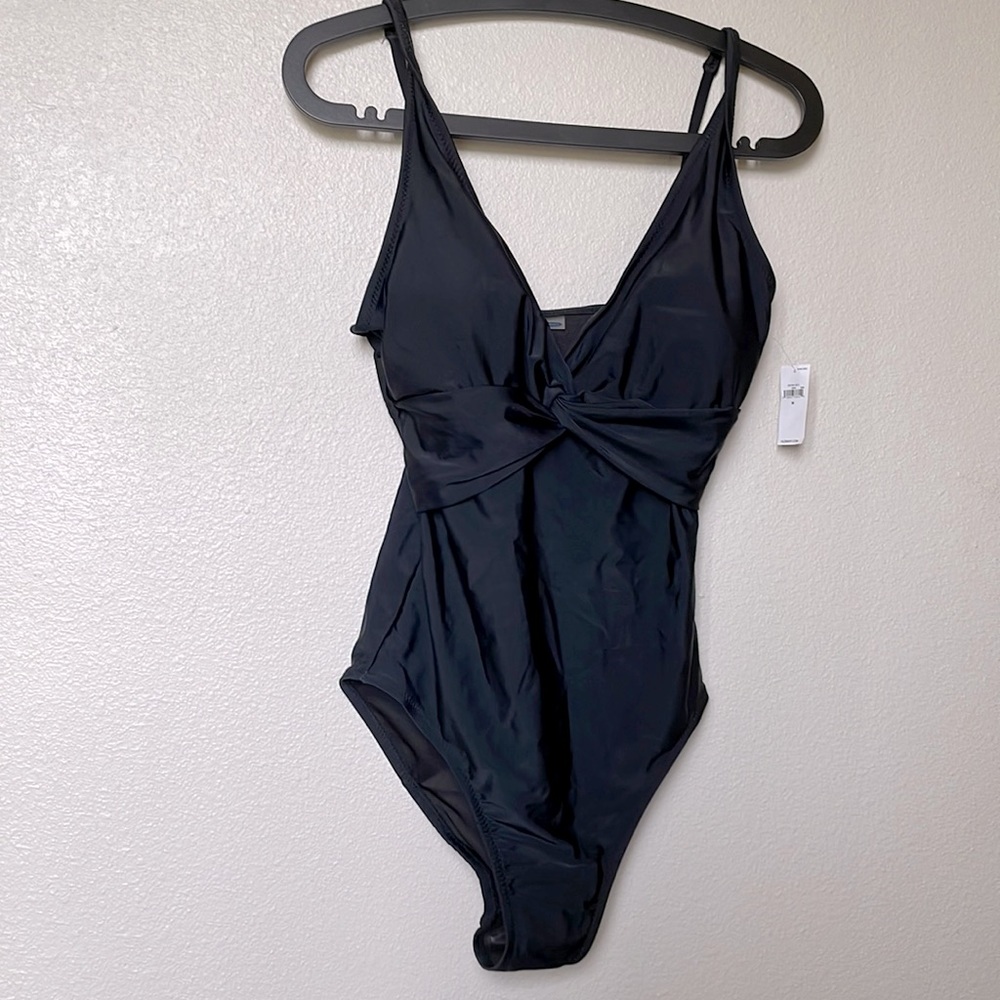 New with tags Old Navy Women’s Medium / Small Black one piece swimsuit